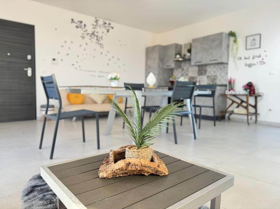 Attico Magnificent Wi-fi/free Parking Apartamento *