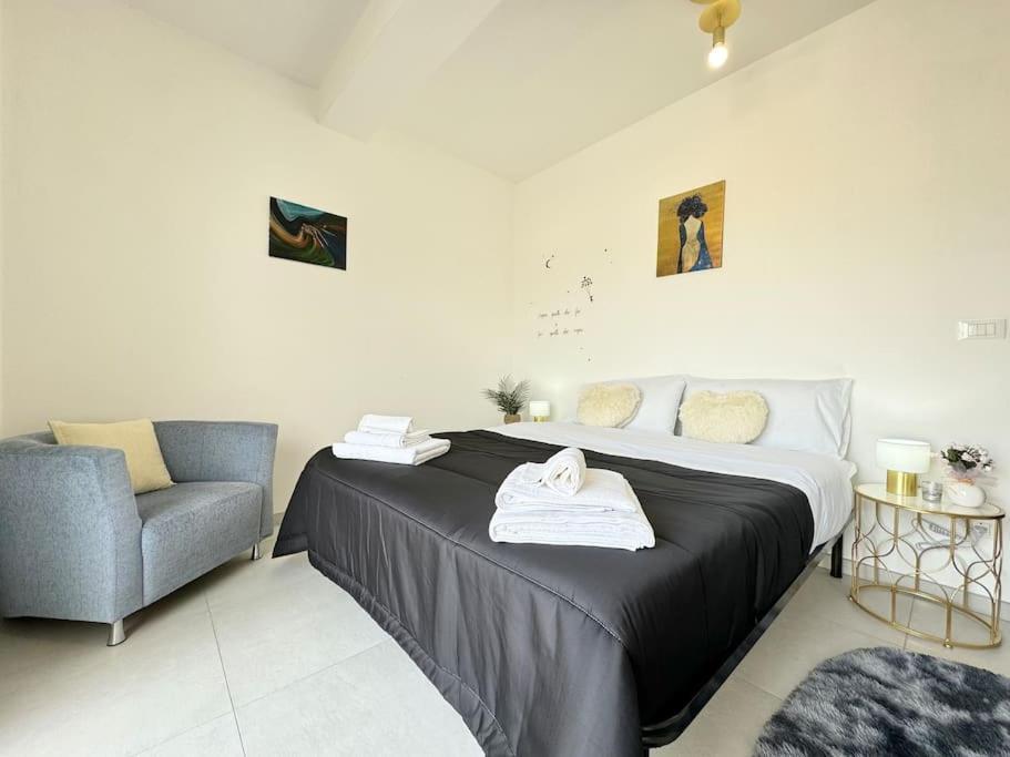 Attico Magnificent Wi-fi/free Parking Apartamento *