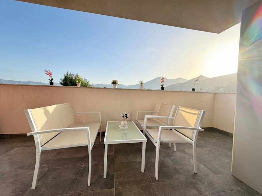 Attico Magnificent Wi-fi/free Parking Apartamento *